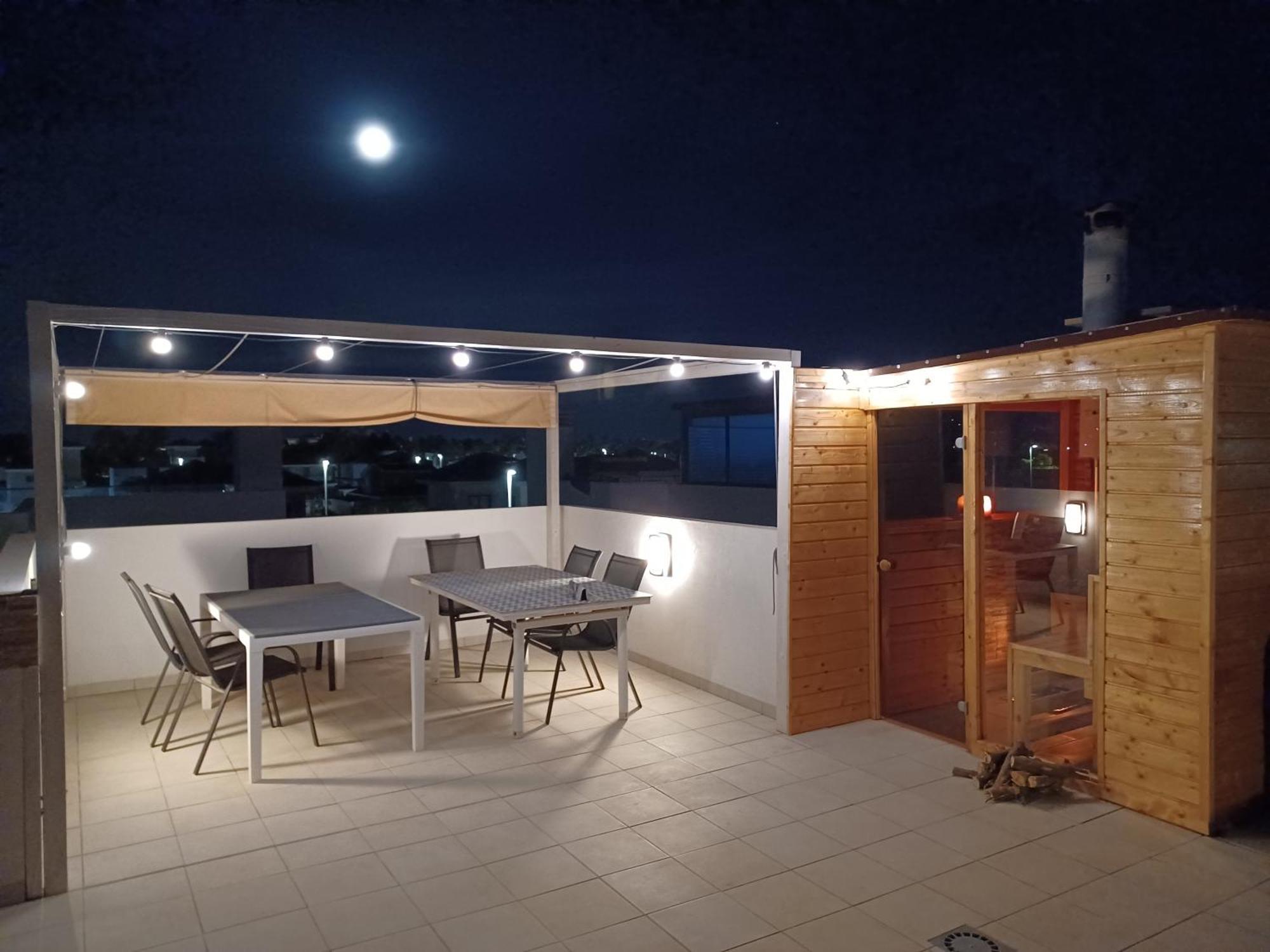 De Sol In Alcazares With 4 Bedrooms, Private Swimming Pool, Sauna And Jacuzzi. *