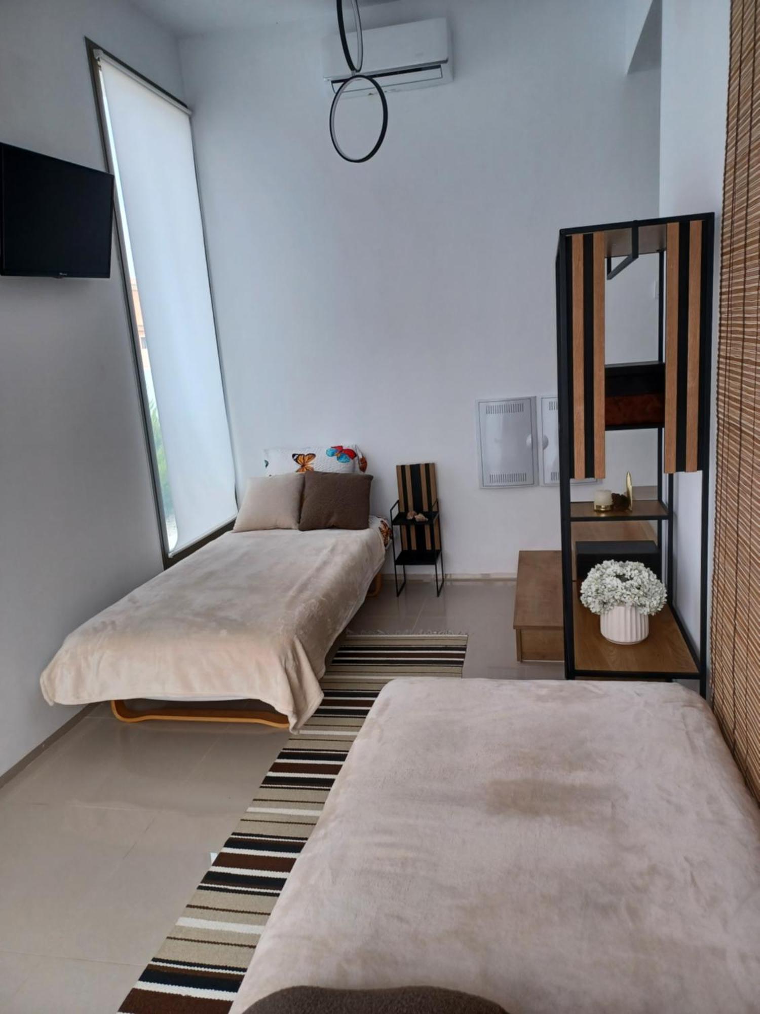 De Sol In Alcazares With 4 Bedrooms, Private Swimming Pool, Sauna And Jacuzzi. *