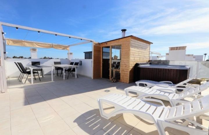 De Sol In Alcazares With 4 Bedrooms, Private Swimming Pool, Sauna And Jacuzzi. Villa Los Alcázares
