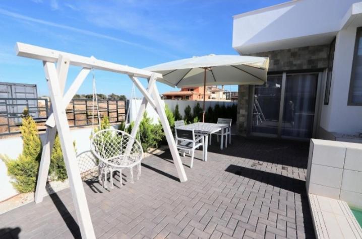 De Sol In Alcazares With 4 Bedrooms, Private Swimming Pool, Sauna And Jacuzzi. *
