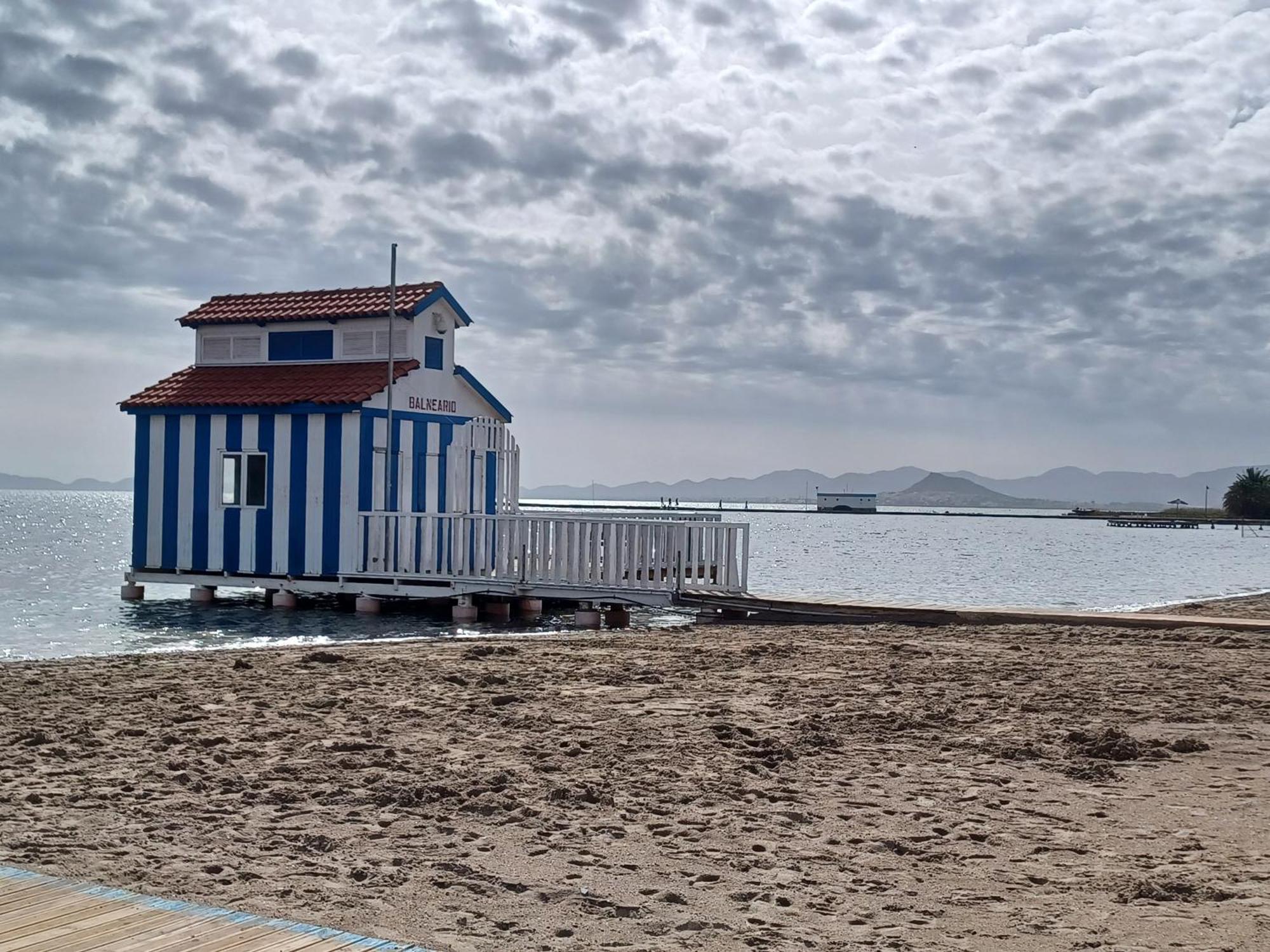 De Sol In Alcazares With 4 Bedrooms, Private Swimming Pool, Sauna And Jacuzzi. Villa *